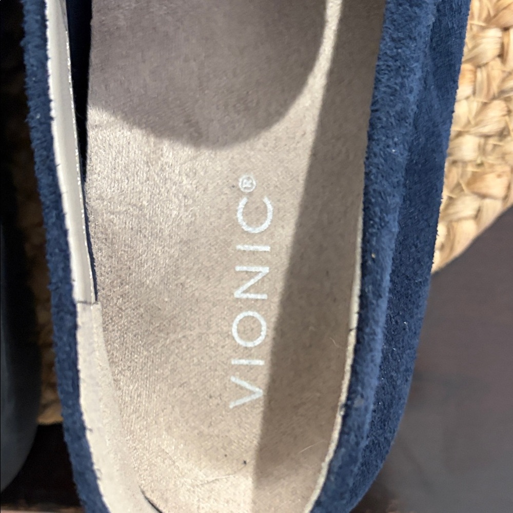 VIONIC WOMENS Navy BLUE Suede Penny Loafers SZ 10 - Picture 2 of 8